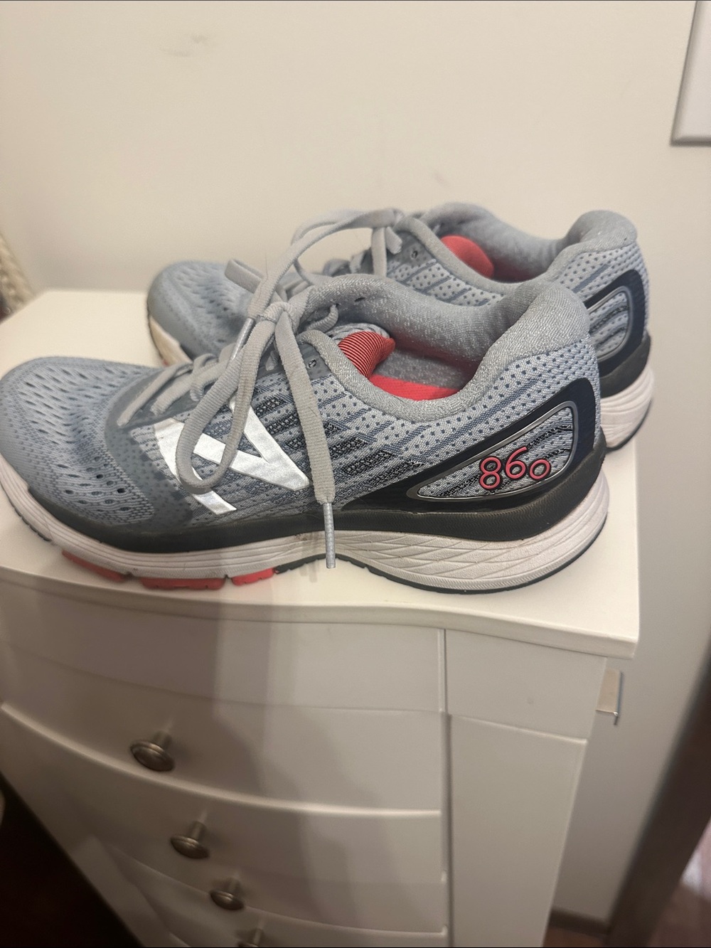 New Balance Women's Gray and Red 860 Athletic Running Shoes